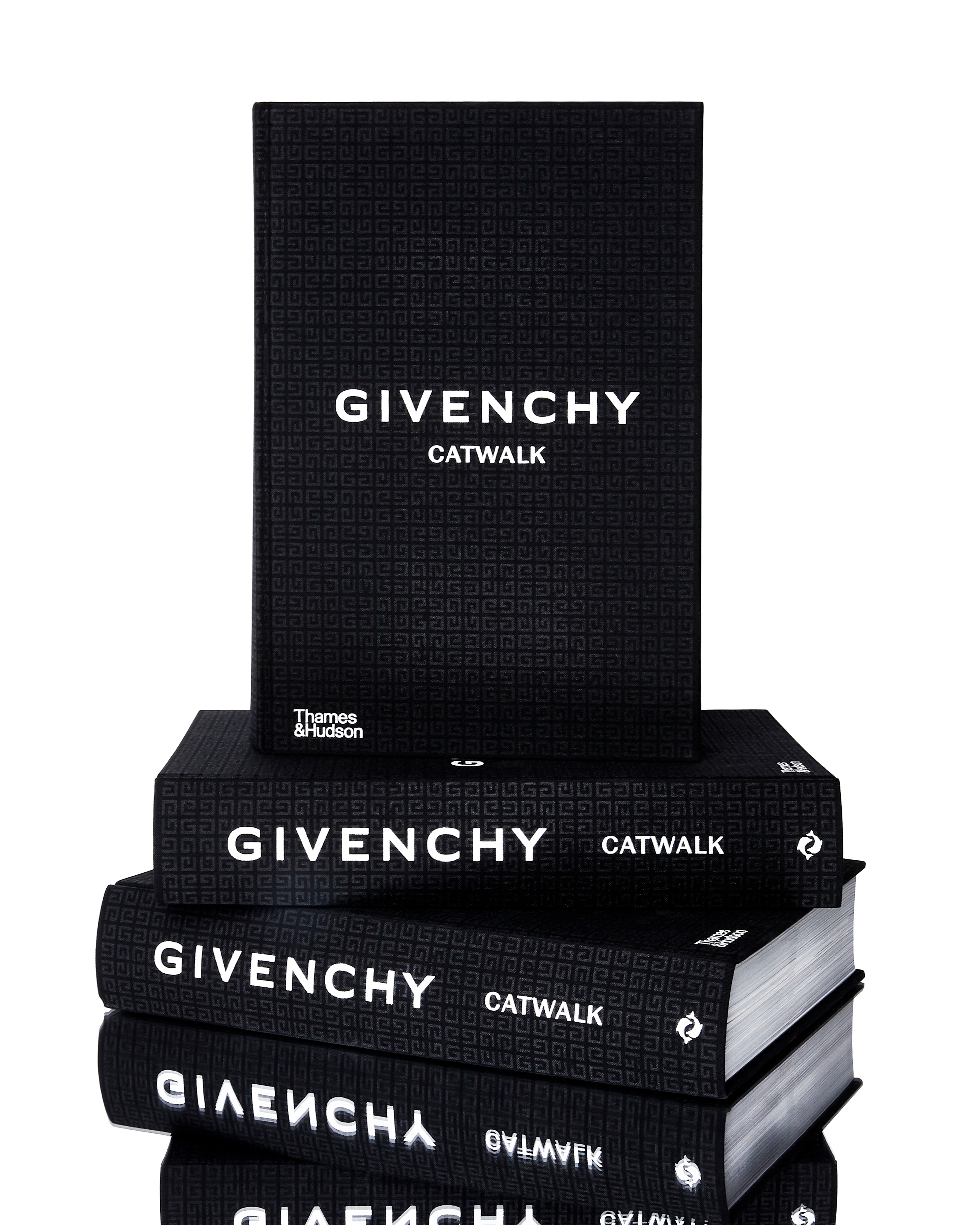 Givenchy Catwalk: The Complete Collections [Book]