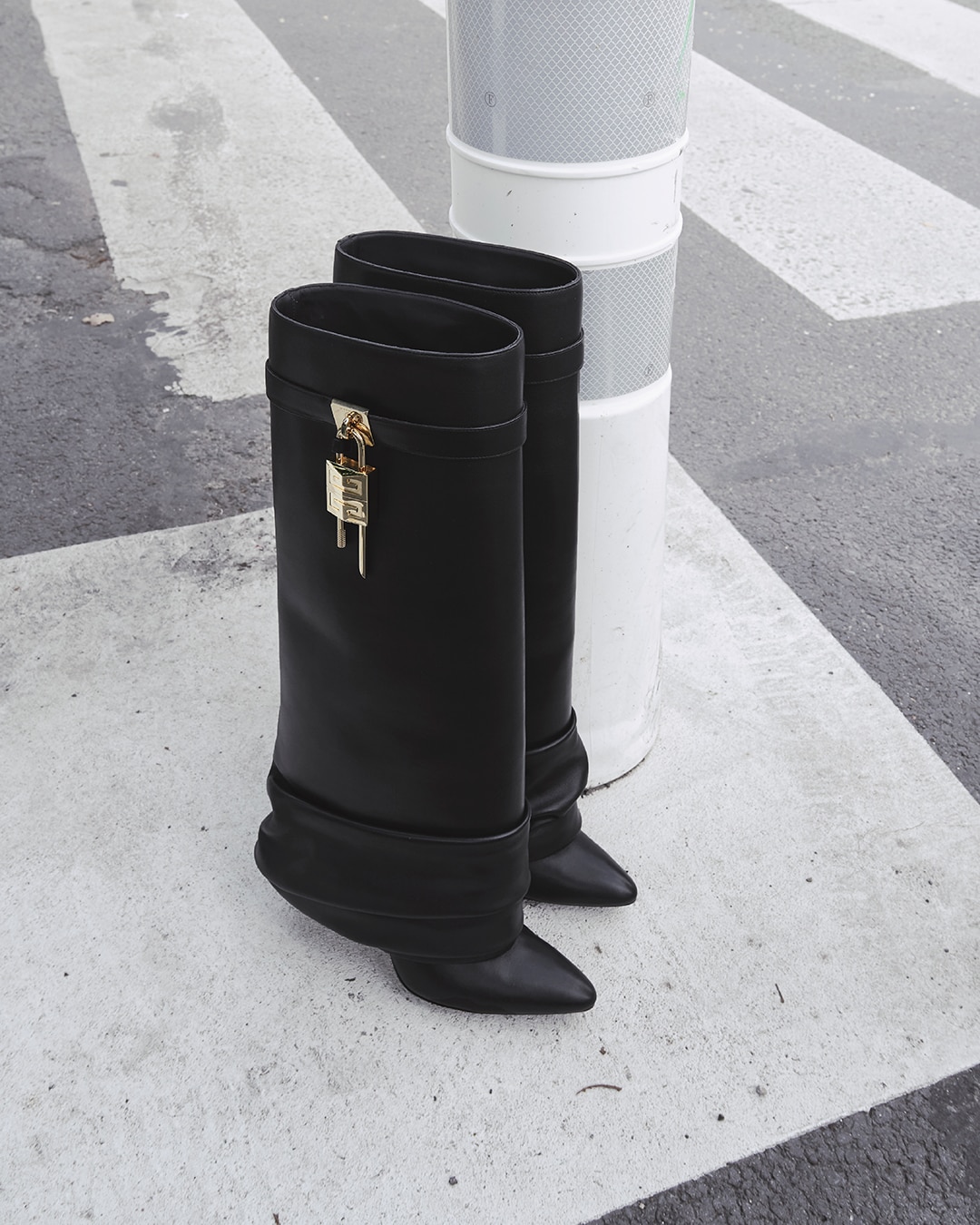 GIVENCHY SPRING 2025 PRE-COLLECTION SHARK LOCK BOOTS